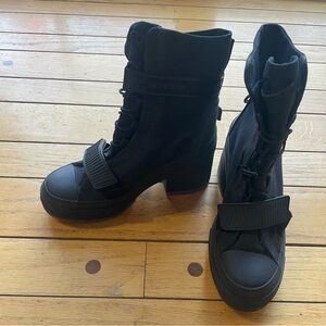 Converse Chuck Taylor GR82 extra high heeled Women's Black Lace-Up Boots size 7
